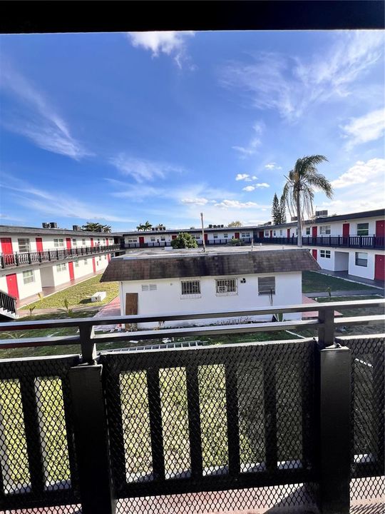 Recently Rented: $1,575 (1 beds, 1 baths, 715 Square Feet)