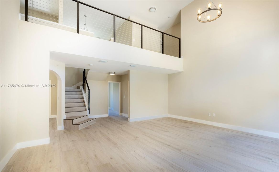 Recently Sold: $1,650,000 (5 beds, 4 baths, 4168 Square Feet)