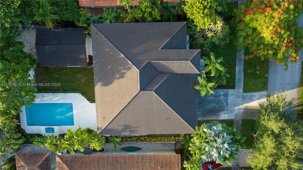 Recently Sold: $1,650,000 (5 beds, 4 baths, 4168 Square Feet)