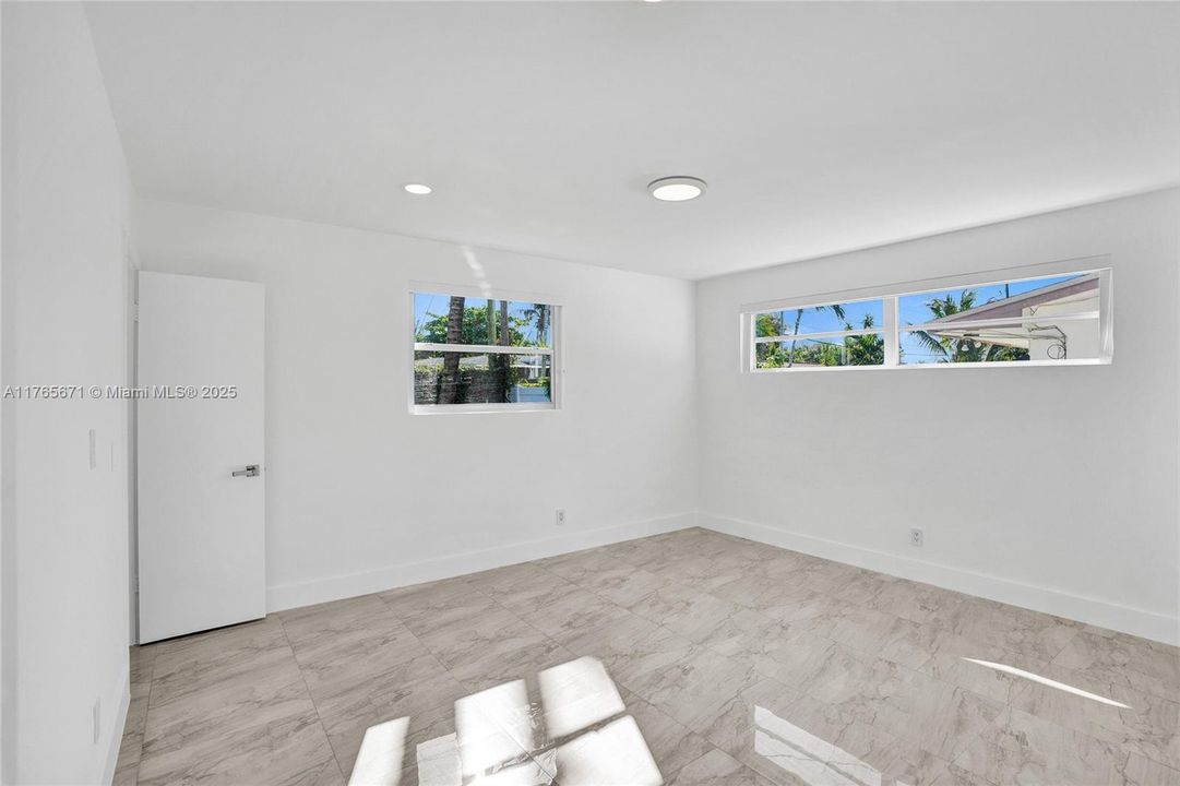 Недавно продано: $1,318,000 (5 спален, 2 ванн, 2310 Квадратных фут)