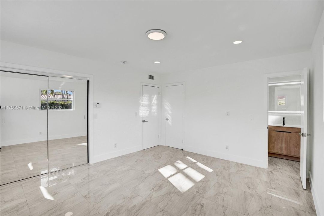 Недавно продано: $1,318,000 (5 спален, 2 ванн, 2310 Квадратных фут)