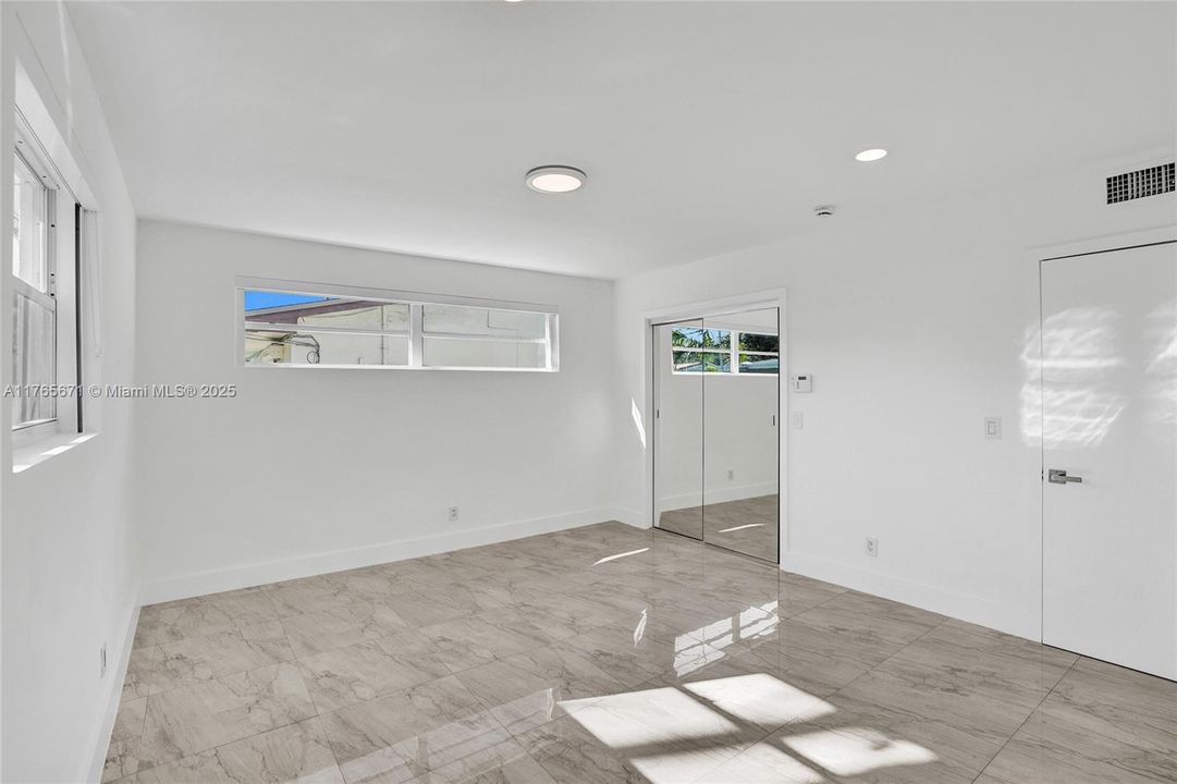 Недавно продано: $1,318,000 (5 спален, 2 ванн, 2310 Квадратных фут)