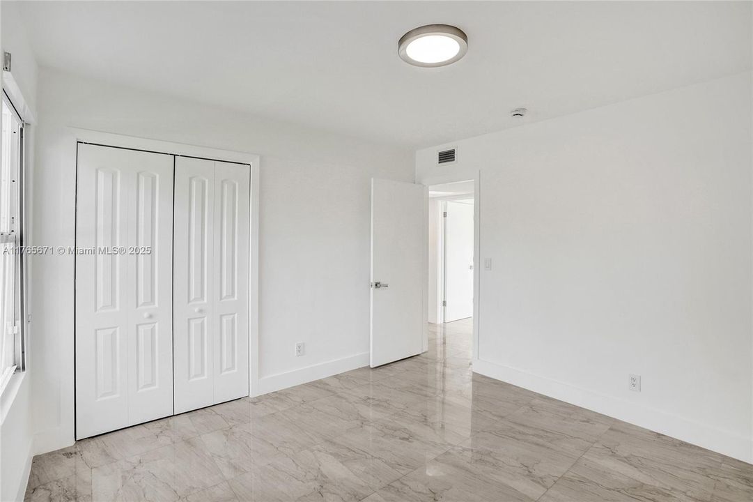 Недавно продано: $1,318,000 (5 спален, 2 ванн, 2310 Квадратных фут)