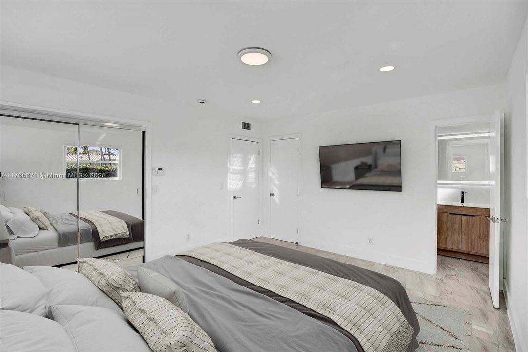 Недавно продано: $1,318,000 (5 спален, 2 ванн, 2310 Квадратных фут)