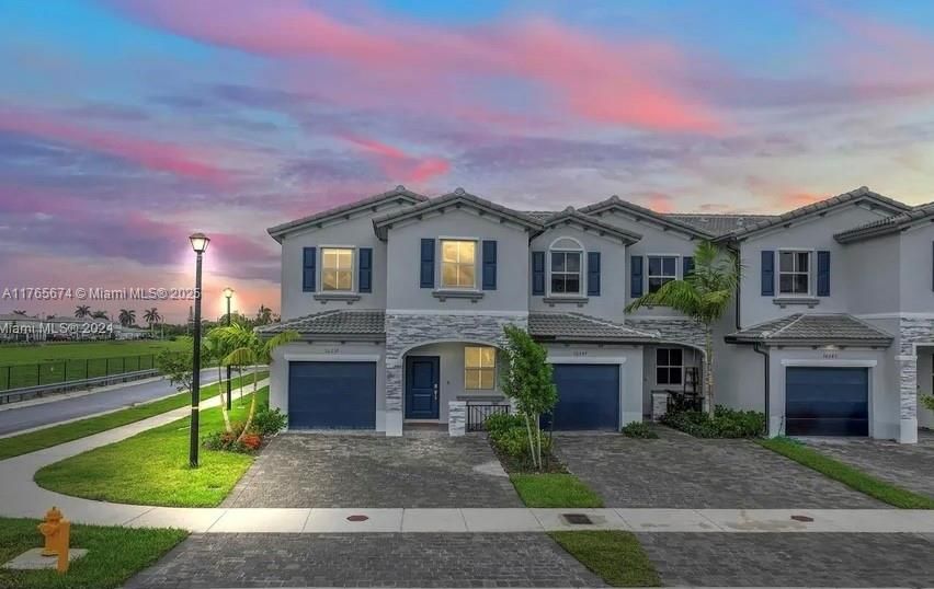 For Sale: $519,000 (3 beds, 2 baths, 1695 Square Feet)