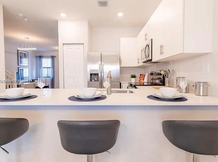 For Sale: $519,000 (3 beds, 2 baths, 1695 Square Feet)