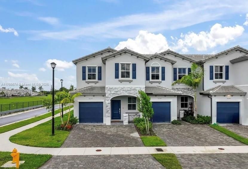 For Sale: $519,000 (3 beds, 2 baths, 1695 Square Feet)