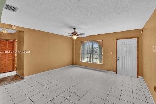 Open Livingroom Floorplan