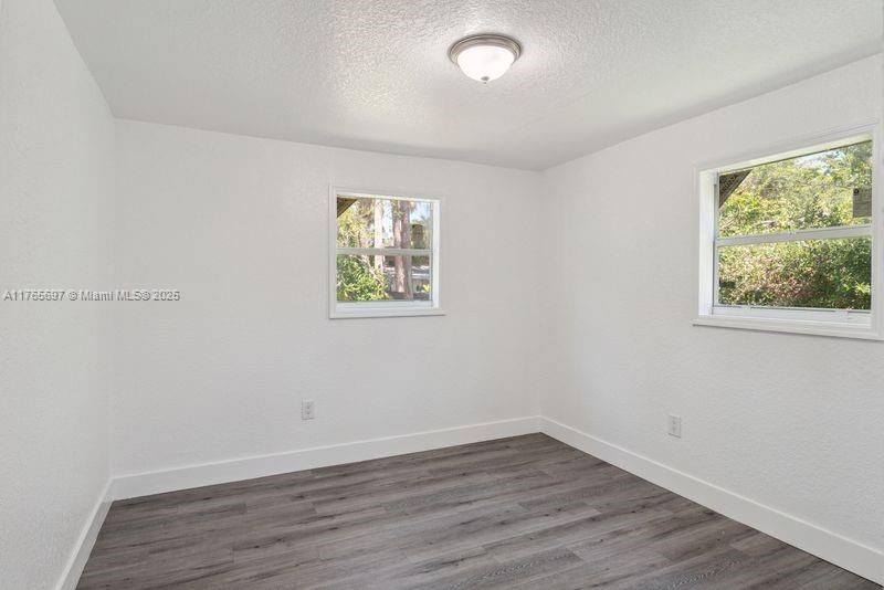 Vendido Recientemente: $635,000 (4 camas, 3 baños, 1631 Pies cuadrados)