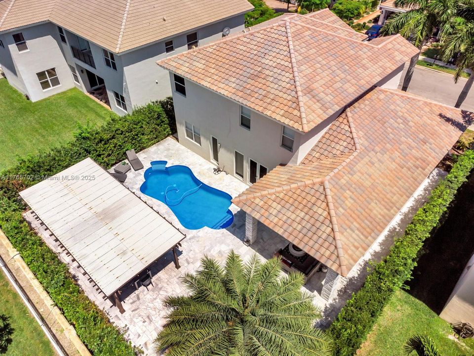 最近售出: $1,175,000 (5 贝兹, 3 浴室, 0 平方英尺)