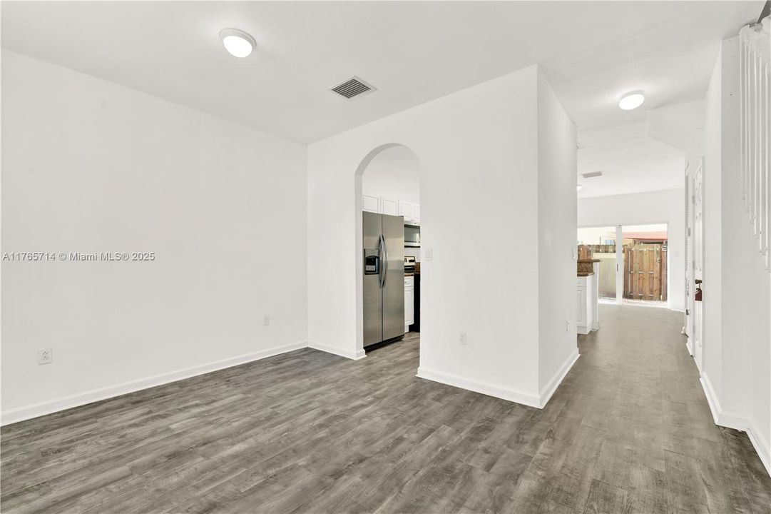 最近租的: $2,050 (2 贝兹, 2 浴室, 1069 平方英尺)