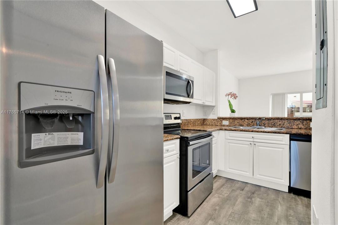 最近租的: $2,050 (2 贝兹, 2 浴室, 1069 平方英尺)