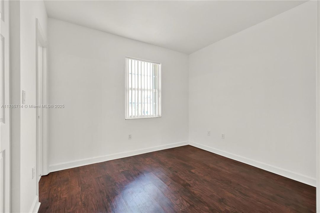 最近租的: $2,050 (2 贝兹, 2 浴室, 1069 平方英尺)