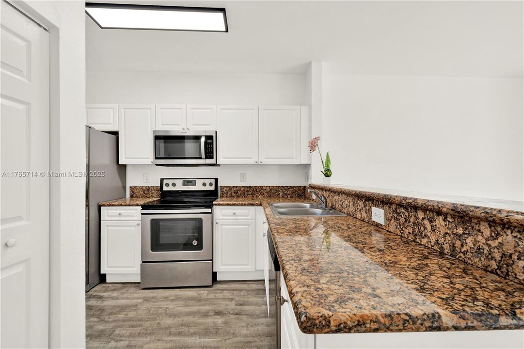 最近租的: $2,050 (2 贝兹, 2 浴室, 1069 平方英尺)