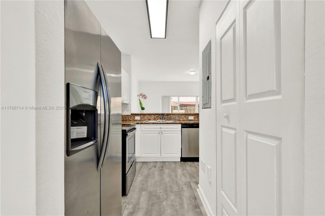 最近租的: $2,050 (2 贝兹, 2 浴室, 1069 平方英尺)