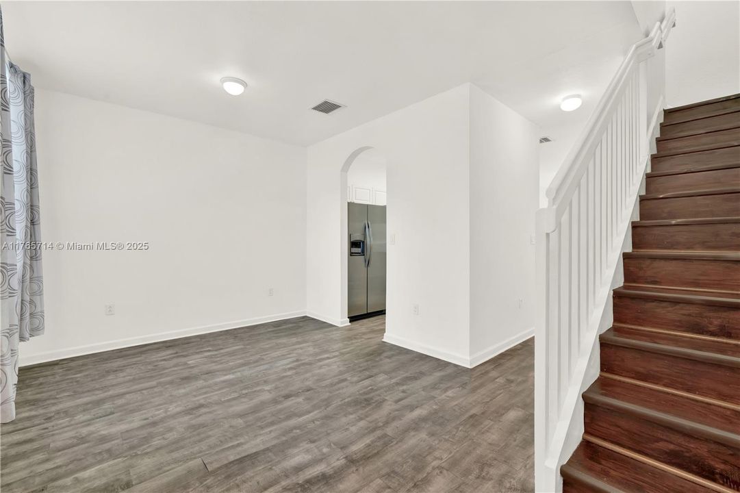 最近租的: $2,050 (2 贝兹, 2 浴室, 1069 平方英尺)