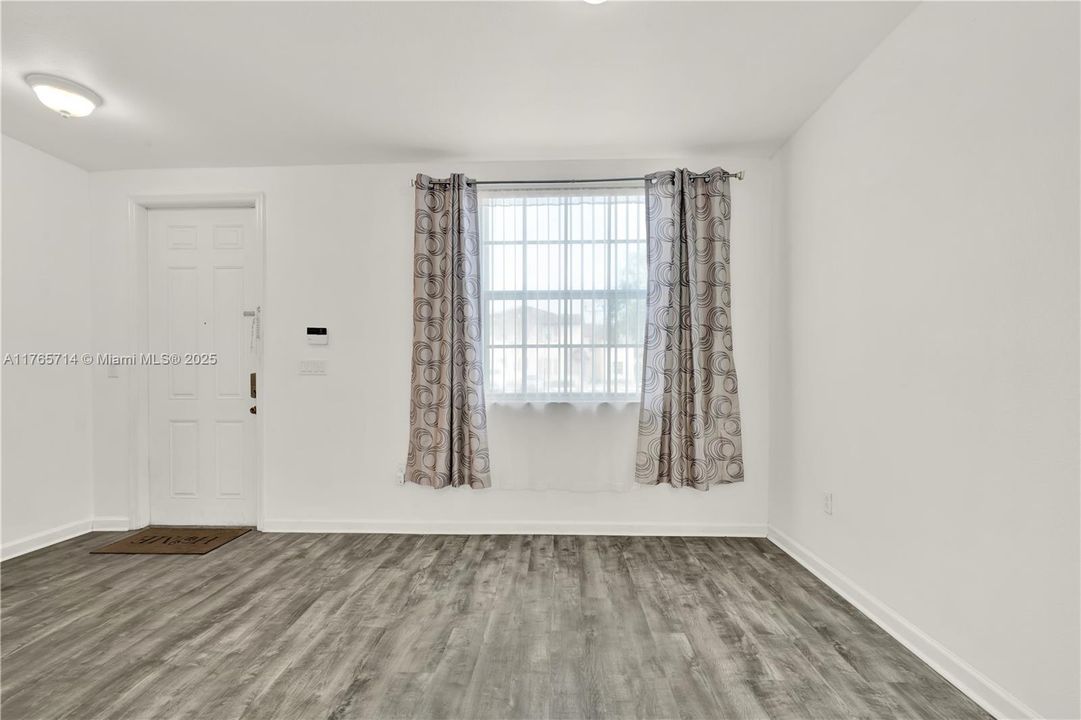 最近租的: $2,050 (2 贝兹, 2 浴室, 1069 平方英尺)