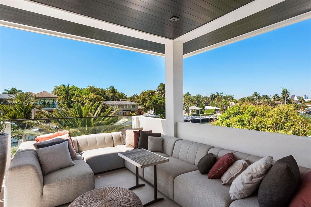 待售: $19,900,000 (6 贝兹, 6 浴室, 7341 平方英尺)