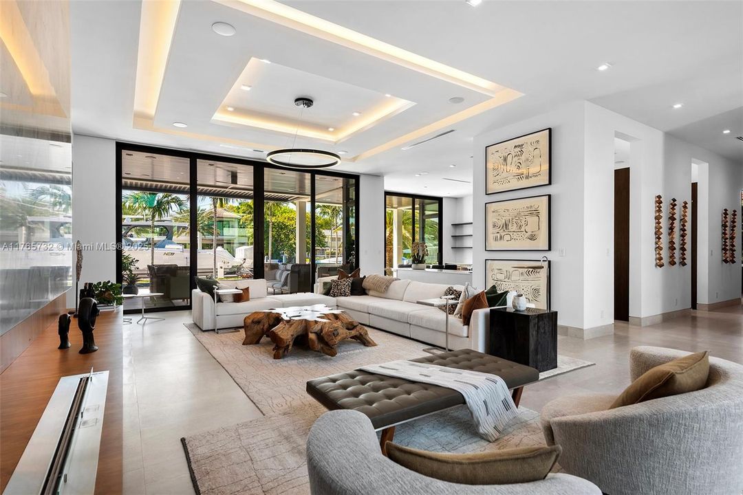 待售: $19,900,000 (6 贝兹, 6 浴室, 7341 平方英尺)