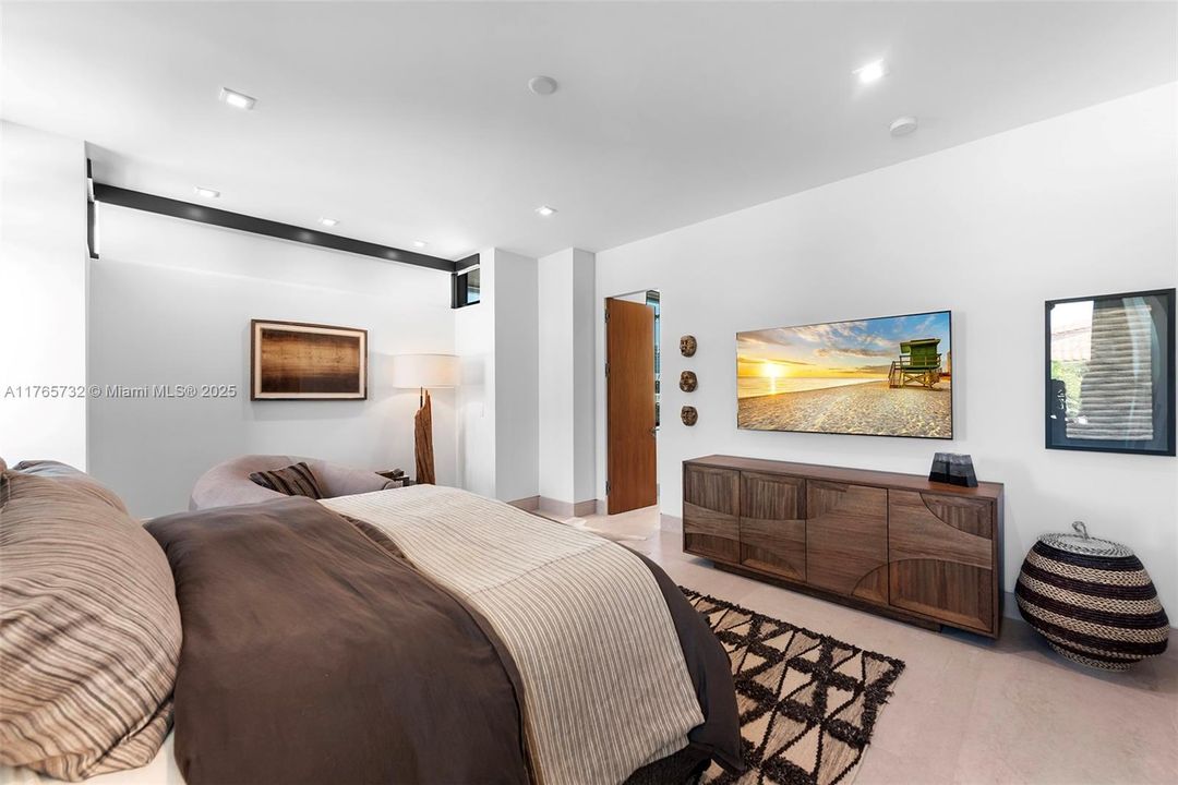 待售: $19,900,000 (6 贝兹, 6 浴室, 7341 平方英尺)