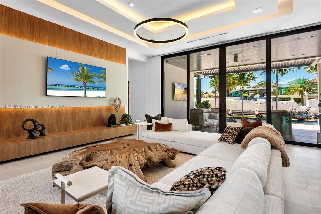 待售: $19,900,000 (6 贝兹, 6 浴室, 7341 平方英尺)