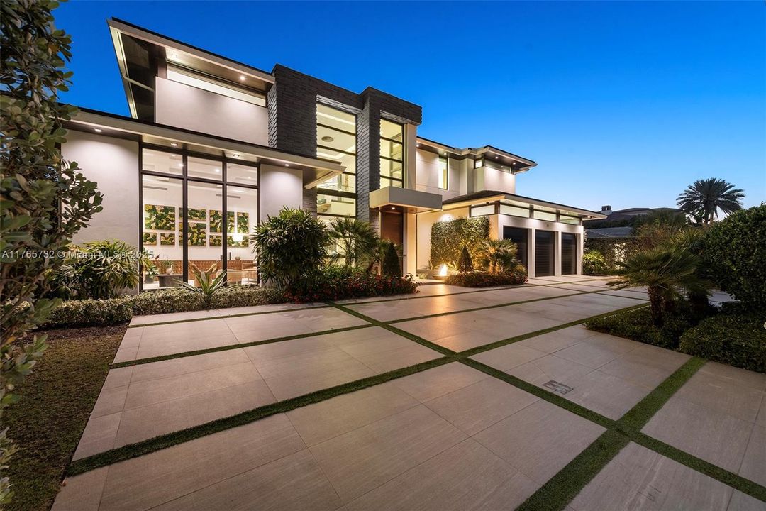 待售: $19,900,000 (6 贝兹, 6 浴室, 7341 平方英尺)