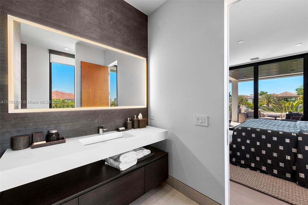 待售: $19,900,000 (6 贝兹, 6 浴室, 7341 平方英尺)