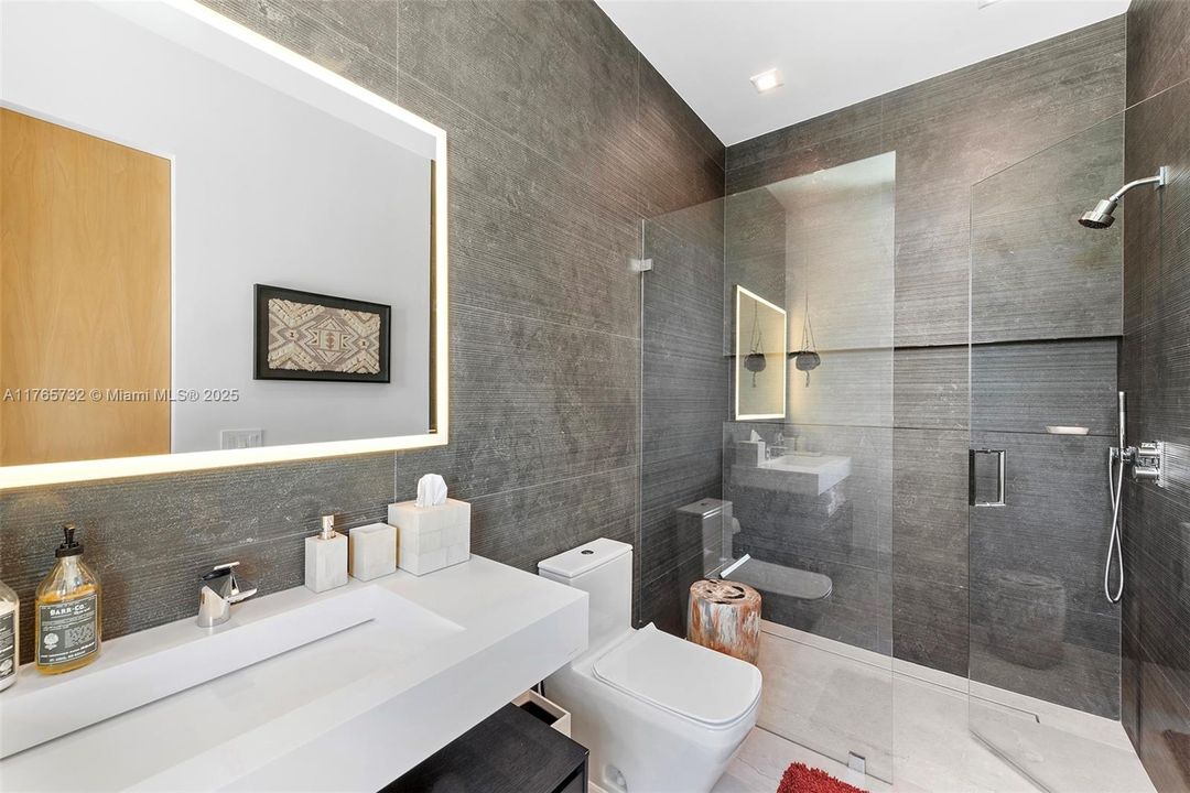 待售: $19,900,000 (6 贝兹, 6 浴室, 7341 平方英尺)