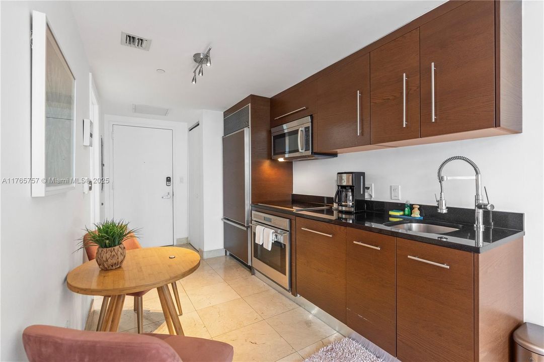 Recently Sold: $515,000 (0 beds, 1 baths, 495 Square Feet)