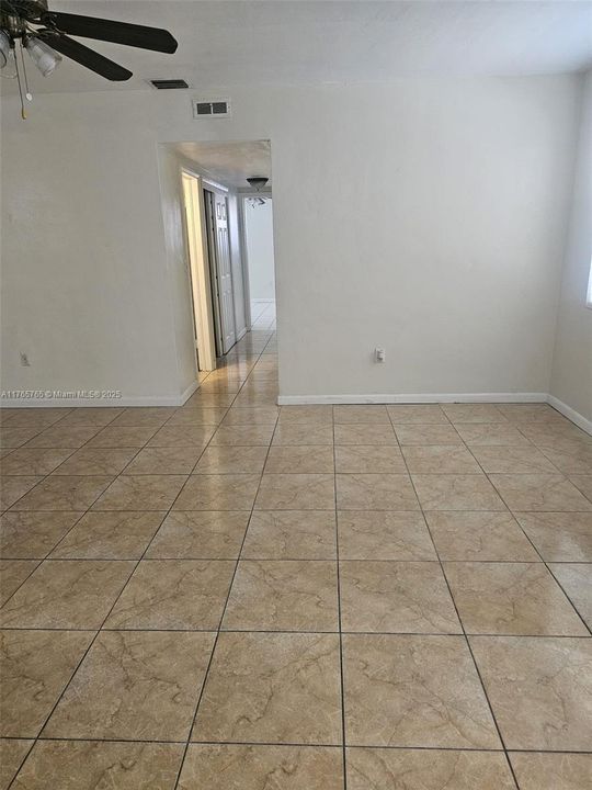 Recently Rented: $3,000 (3 beds, 2 baths, 1593 Square Feet)