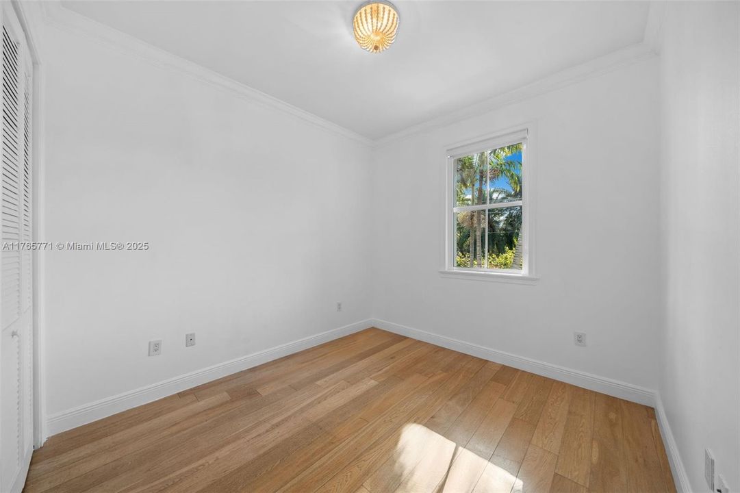 Recently Sold: $2,750,000 (3 beds, 3 baths, 3624 Square Feet)