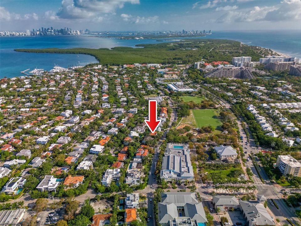 Recently Sold: $2,750,000 (3 beds, 3 baths, 3624 Square Feet)