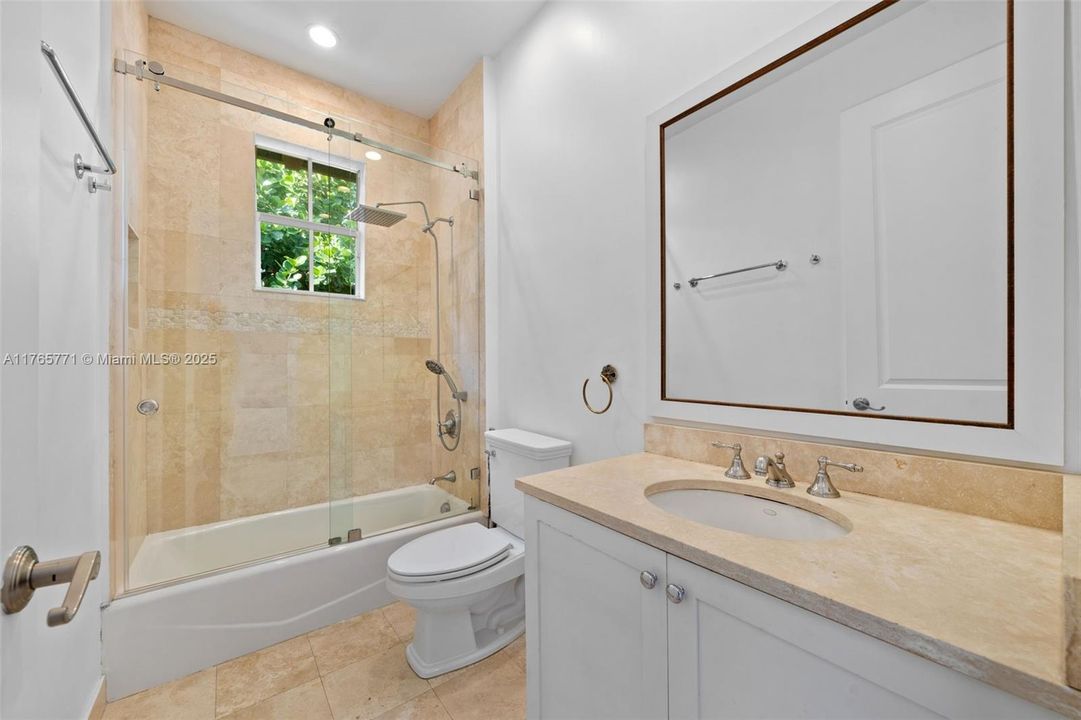 Recently Sold: $2,750,000 (3 beds, 3 baths, 3624 Square Feet)