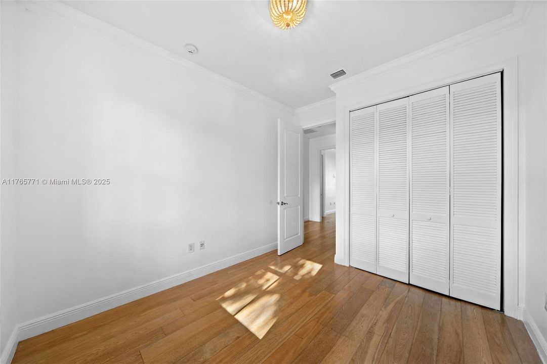 Recently Sold: $2,750,000 (3 beds, 3 baths, 3624 Square Feet)