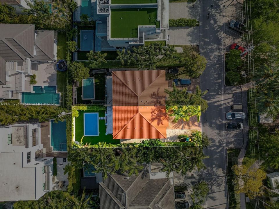 Recently Sold: $2,750,000 (3 beds, 3 baths, 3624 Square Feet)