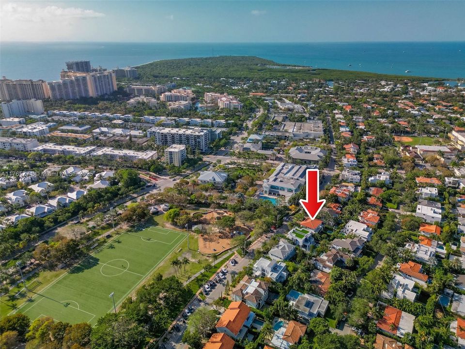 Recently Sold: $2,750,000 (3 beds, 3 baths, 3624 Square Feet)