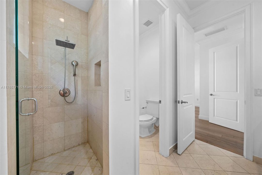 Recently Sold: $2,750,000 (3 beds, 3 baths, 3624 Square Feet)