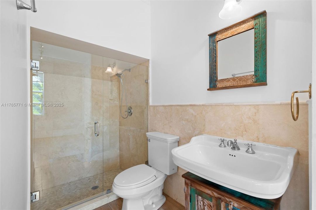 Recently Sold: $2,750,000 (3 beds, 3 baths, 3624 Square Feet)