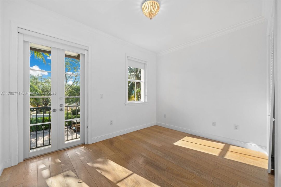 Recently Sold: $2,750,000 (3 beds, 3 baths, 3624 Square Feet)