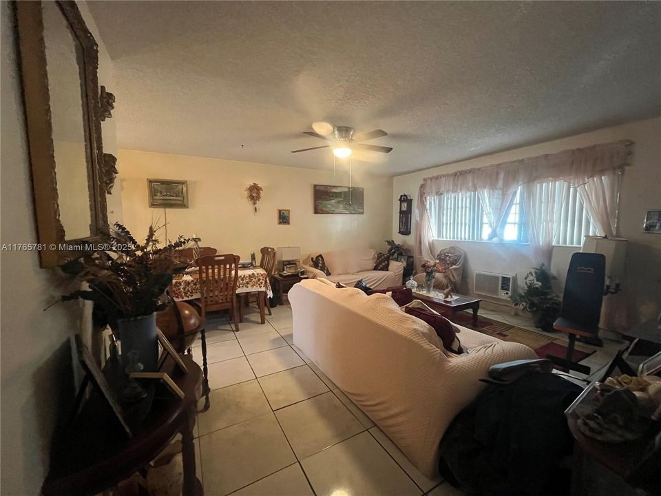 На продажу: $169,999 (2 спален, 2 ванн, 0 Квадратных фут)