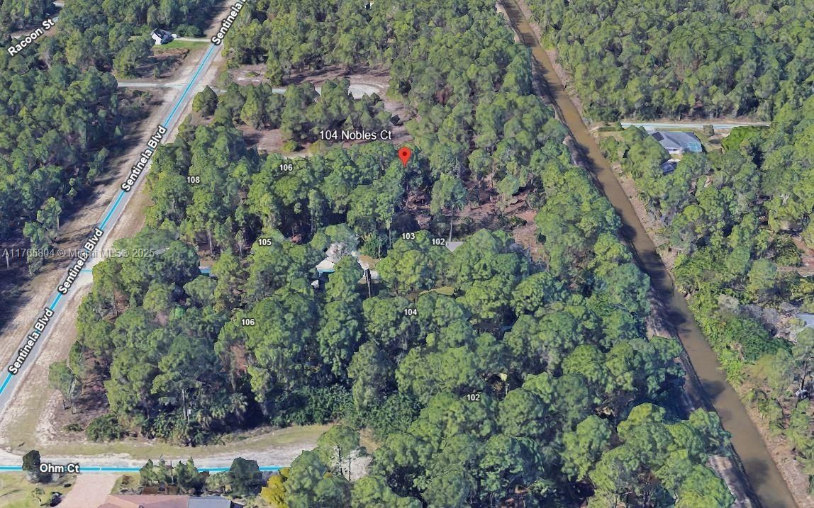 На продажу: $56,400 (0.72 acres)