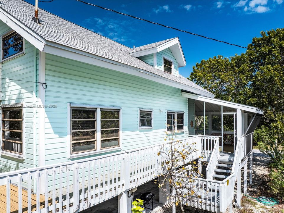 En Venta: $640,000 (2 camas, 2 baños, 1447 Pies cuadrados)