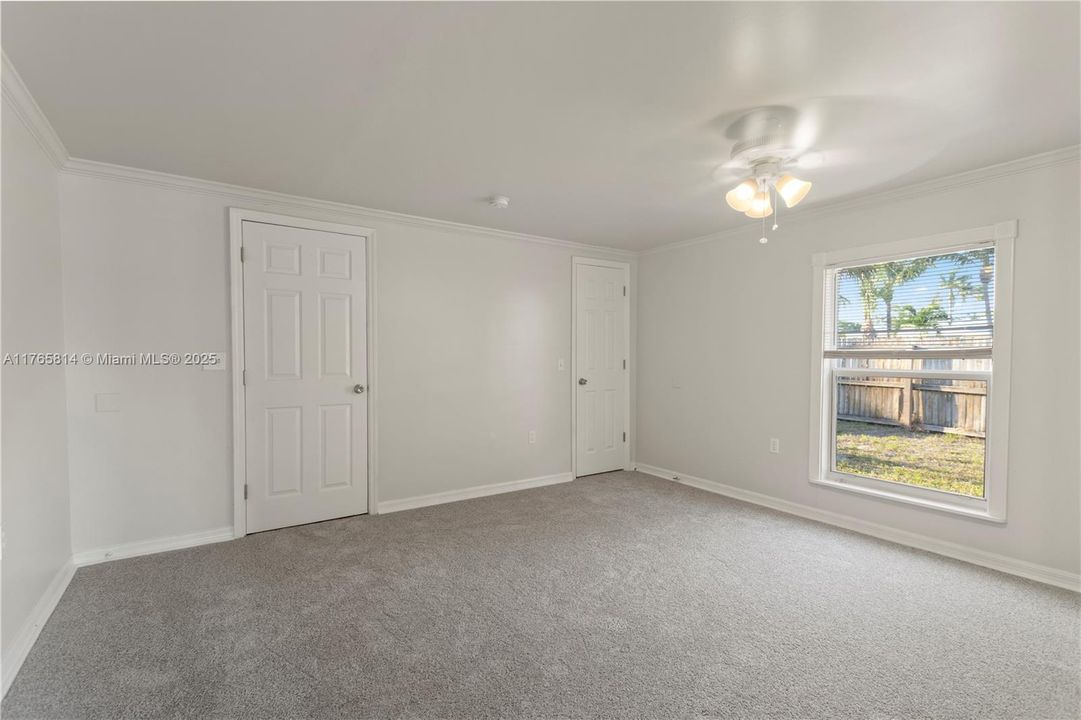 最近售出: $389,900 (4 贝兹, 2 浴室, 1408 平方英尺)