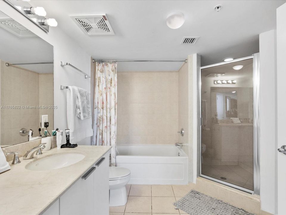 For Sale: $862,500 (1 beds, 1 baths, 1000 Square Feet)