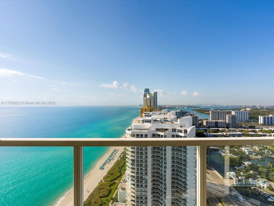 For Sale: $862,500 (1 beds, 1 baths, 1000 Square Feet)