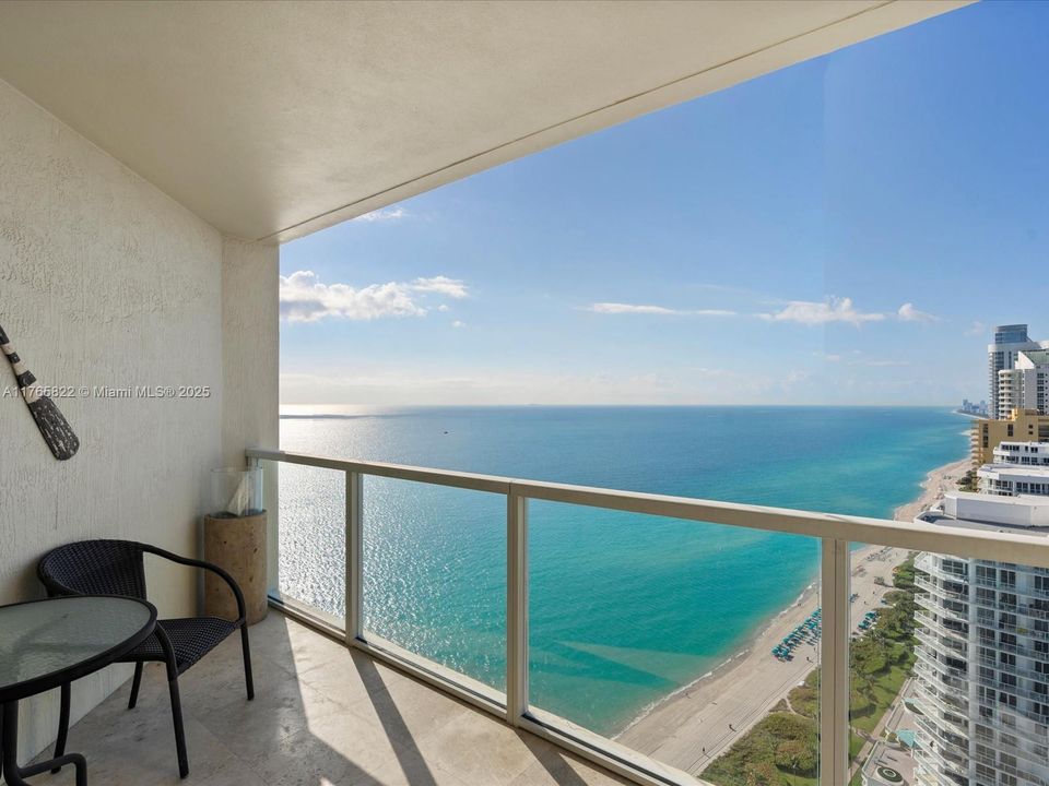 For Sale: $862,500 (1 beds, 1 baths, 1000 Square Feet)