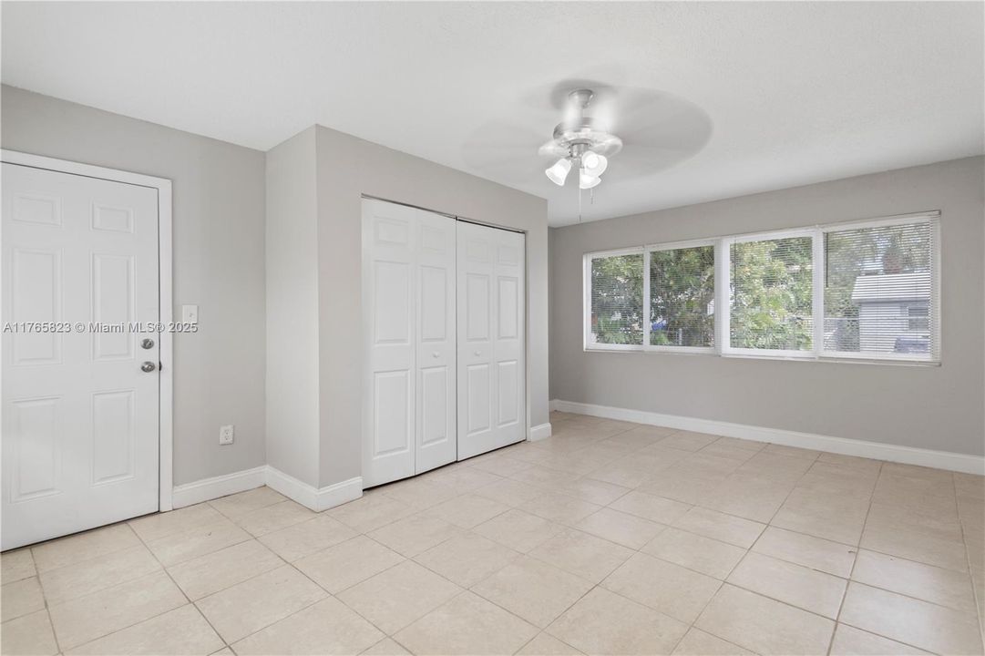 Recently Sold: $399,900 (3 beds, 1 baths, 1269 Square Feet)