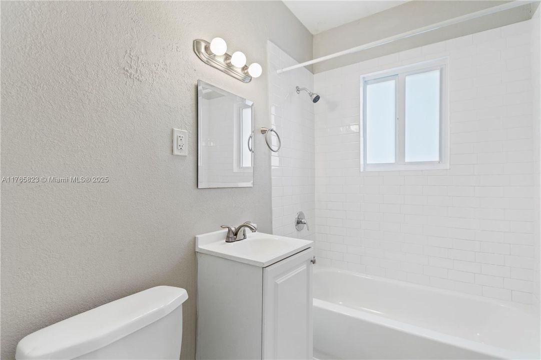 Recently Sold: $399,900 (3 beds, 1 baths, 1269 Square Feet)