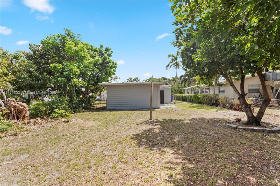 Recently Sold: $399,900 (3 beds, 1 baths, 1269 Square Feet)