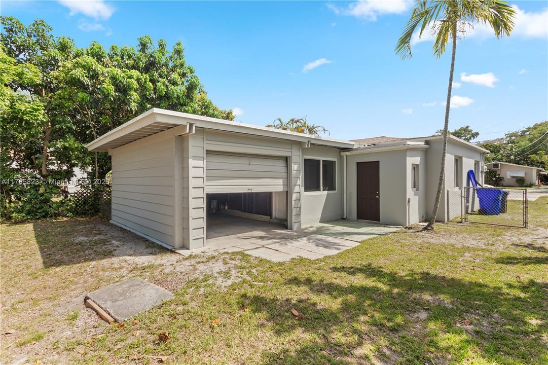 Recently Sold: $399,900 (3 beds, 1 baths, 1269 Square Feet)